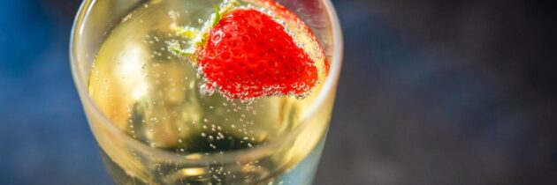 Bąbelki radości: Wszystko, co musisz wiedzieć o prosecco, winie musującym i szampanie